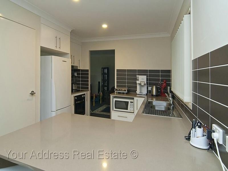 10 Chaka Street, Hillcrest QLD 4118