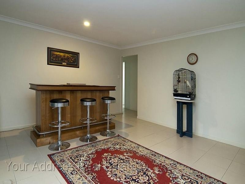 10 Chaka Street, Hillcrest QLD 4118