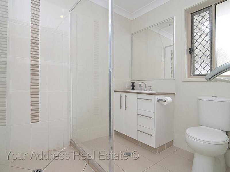 10 Chaka Street, Hillcrest QLD 4118