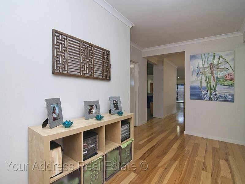 27 Scribbly Gum Court, New Beith QLD 4124