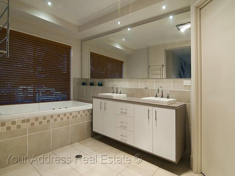27 Scribbly Gum Court, New Beith QLD 4124