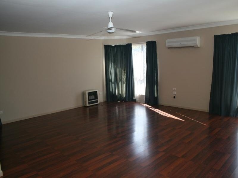 6 Dampier Court, Boronia Heights QLD 4124