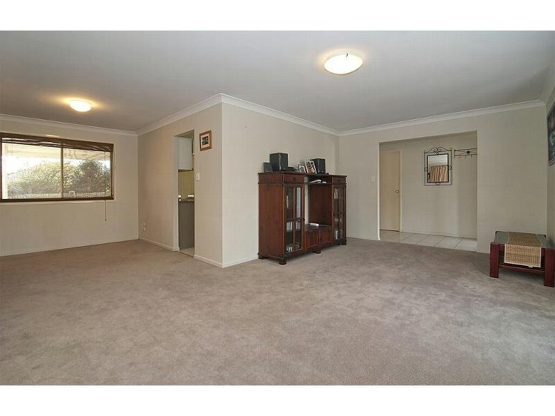 105 Redgum Drive, Regents Park QLD 4118