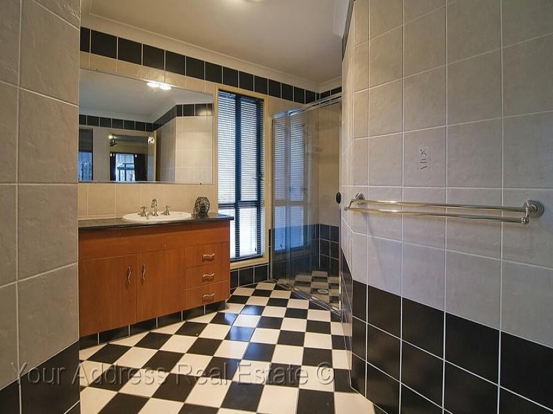 2 Jabiru Avenue, Greenbank QLD 4124