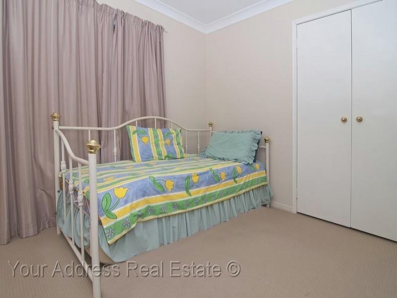 27 Emerald Drive, Regents Park QLD 4118