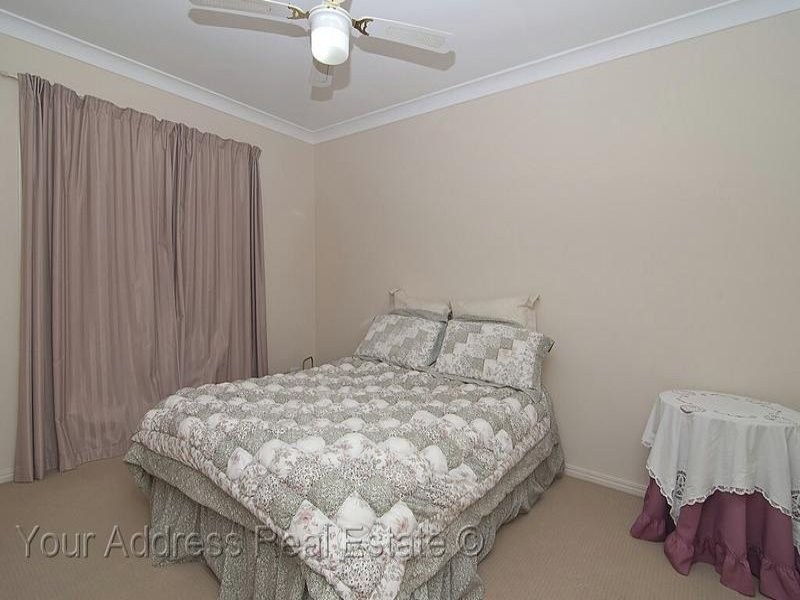 27 Emerald Drive, Regents Park QLD 4118