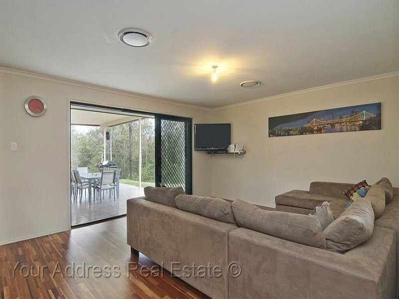 8-10 Goldfinch Court, Greenbank QLD 4124