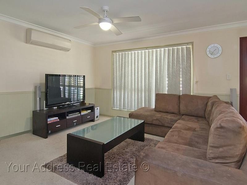 24 Bottlebrush Drive, Regents Park QLD 4118