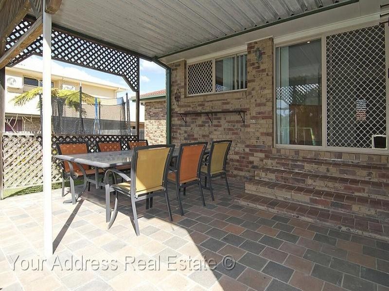 24 Bottlebrush Drive, Regents Park QLD 4118