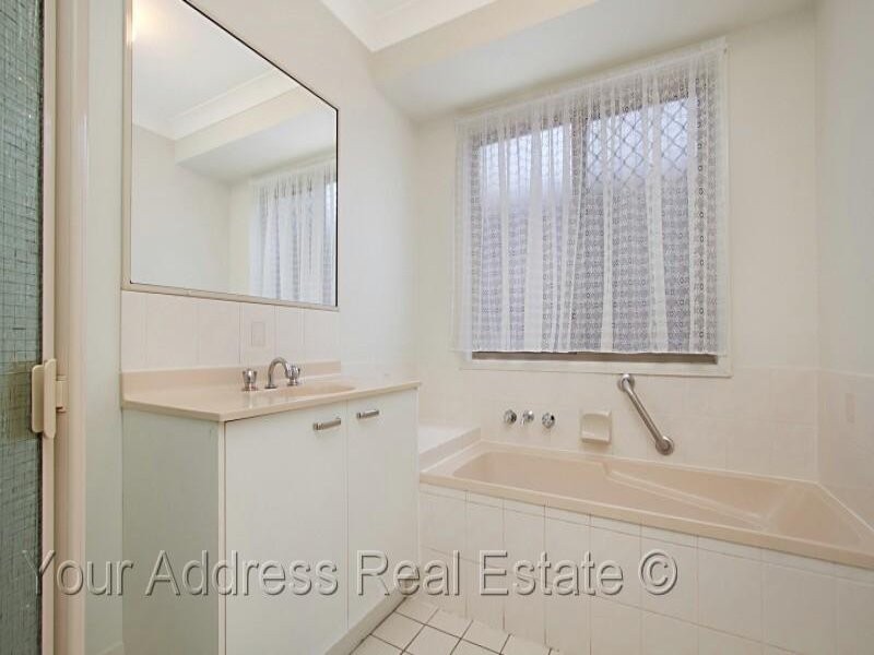 5 Stanley Court, Boronia Heights QLD 4124