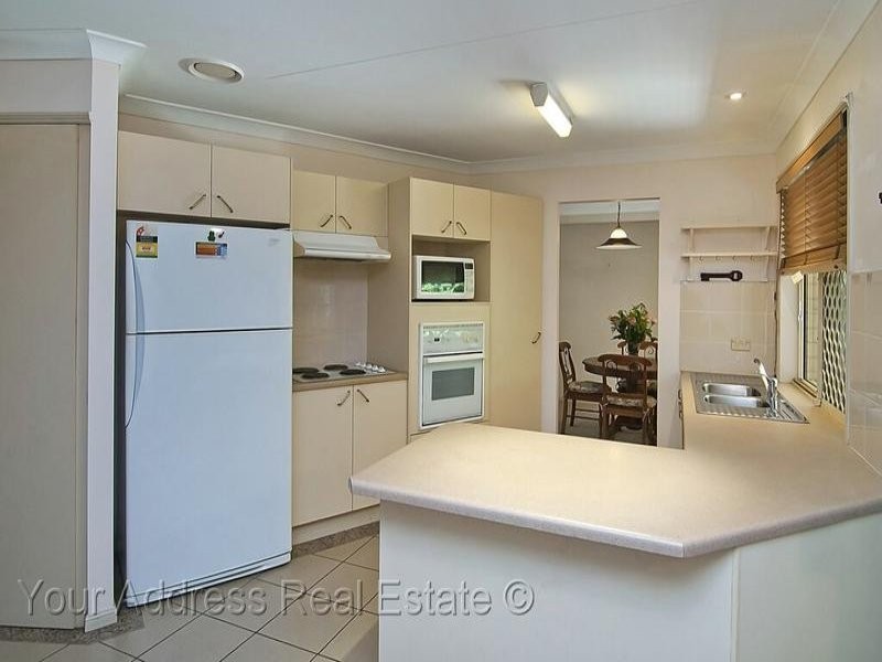 6 Folium Court, Regents Park QLD 4118