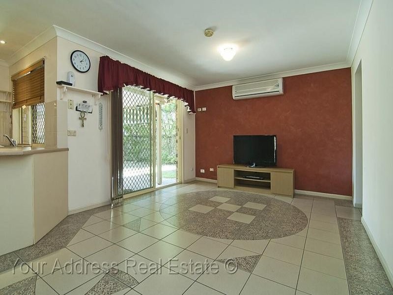 6 Folium Court, Regents Park QLD 4118