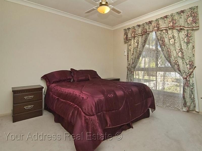 6 Folium Court, Regents Park QLD 4118