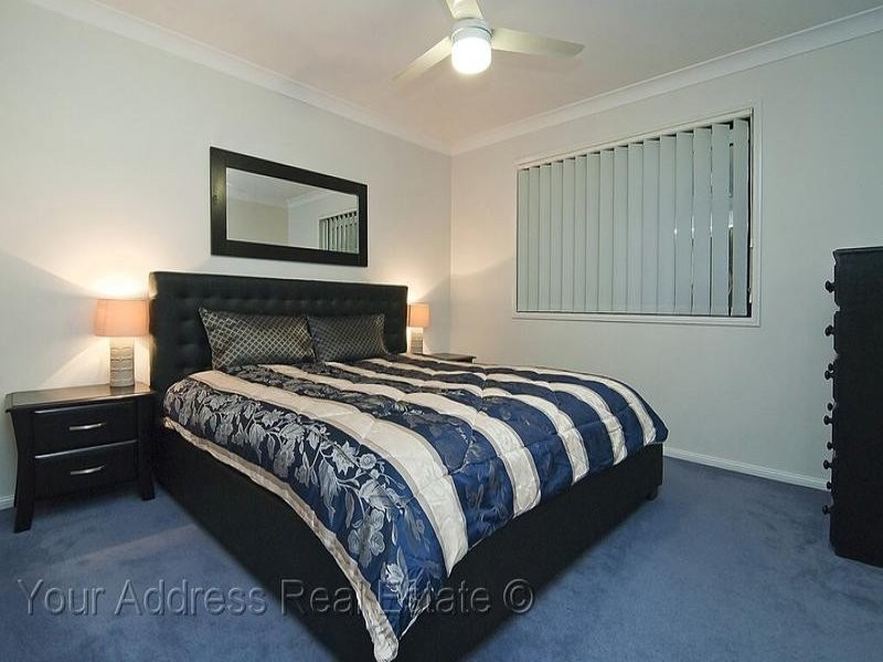 1 Zoe Place, Hillcrest QLD 4118