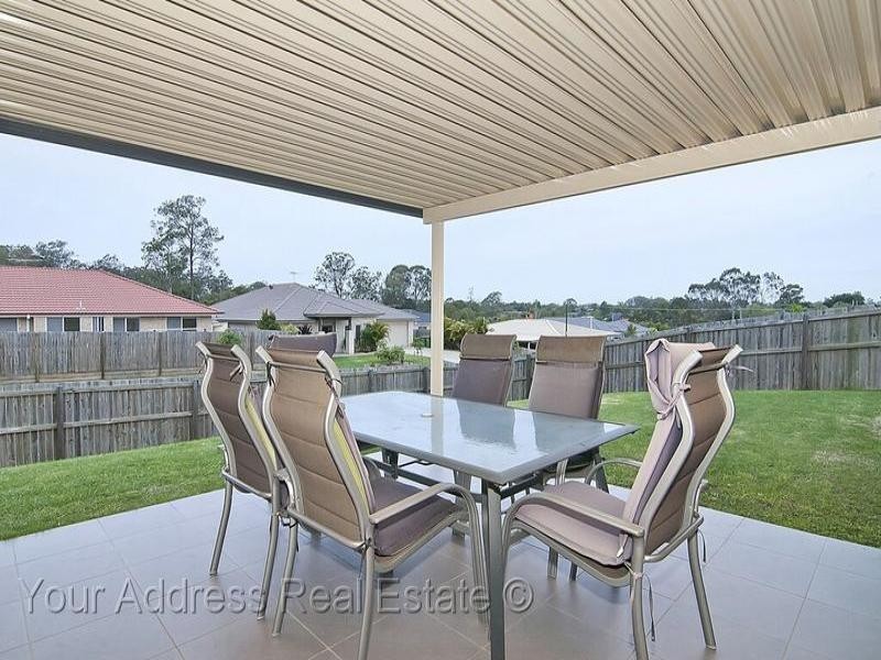 1 Zoe Place, Hillcrest QLD 4118