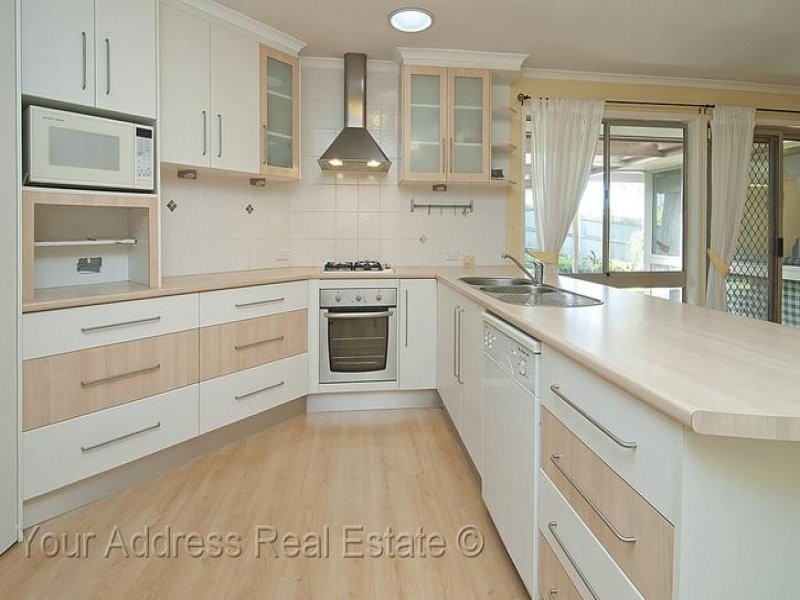 60 Parkroyal Crescent, Regents Park QLD 4118