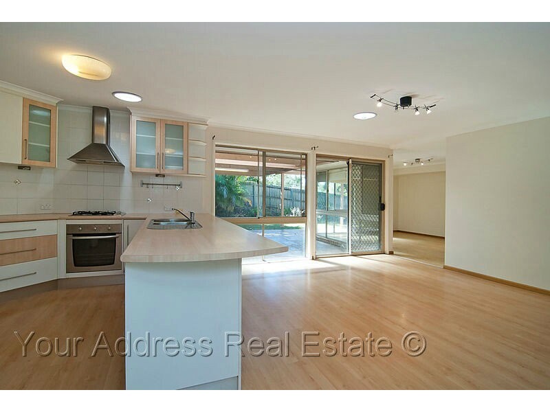 60 Parkroyal Crescent, Regents Park QLD 4118