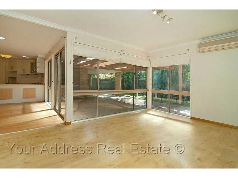 60 Parkroyal Crescent, Regents Park QLD 4118