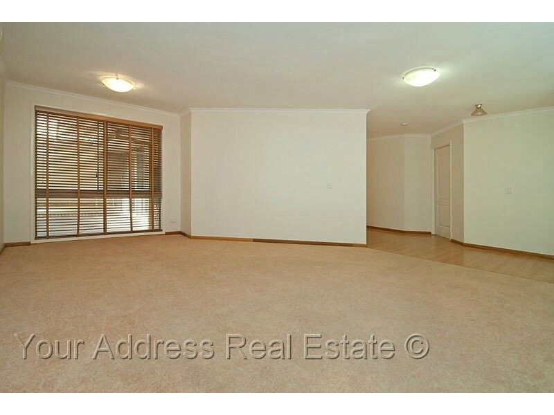60 Parkroyal Crescent, Regents Park QLD 4118