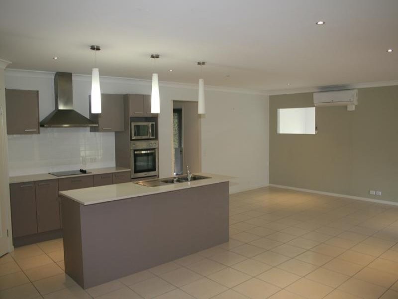 2-8 Waugh Court, New Beith QLD 4124