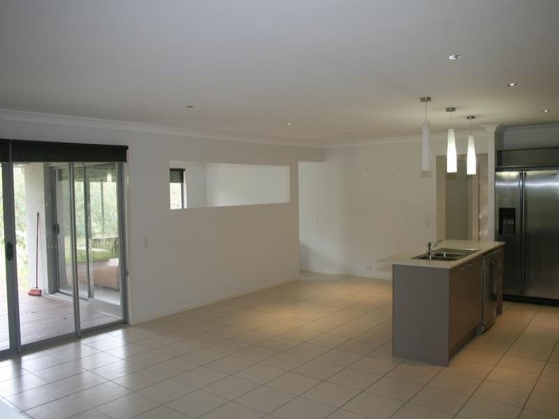 2-8 Waugh Court, New Beith QLD 4124