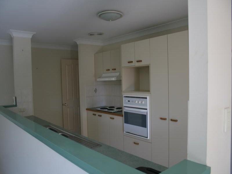 8 Kalbarri Rise, Regents Park QLD 4118