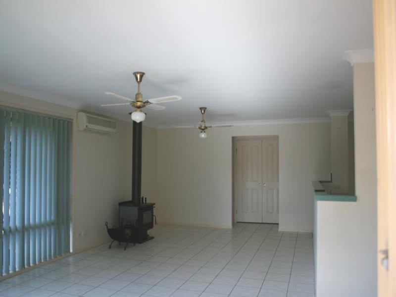 8 Kalbarri Rise, Regents Park QLD 4118