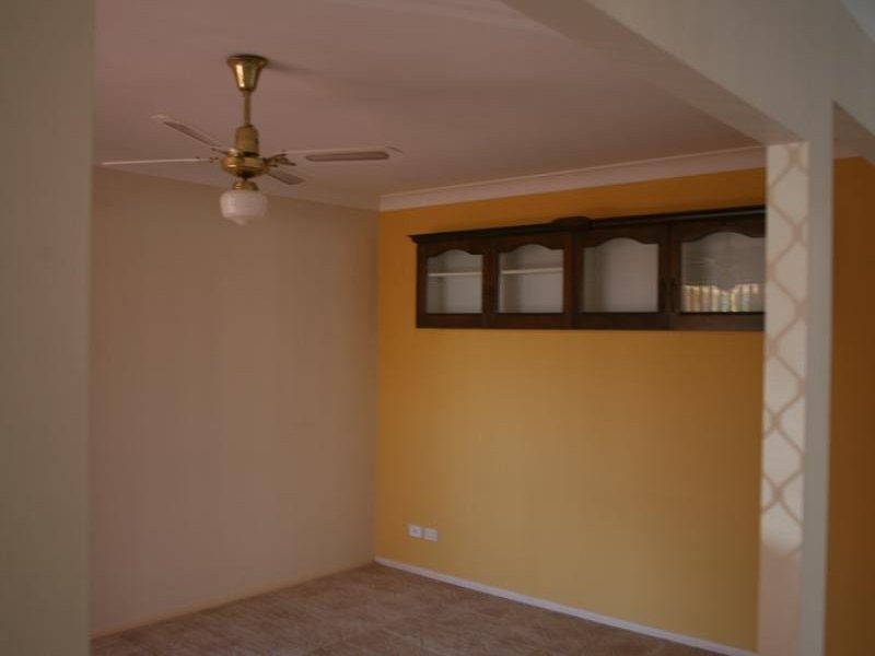 8 Kalbarri Rise, Regents Park QLD 4118