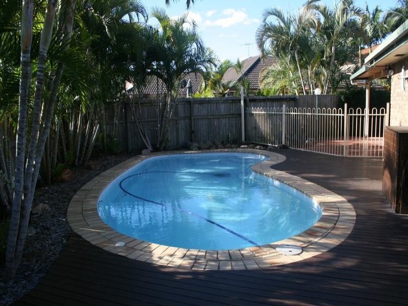 8 Kalbarri Rise, Regents Park QLD 4118