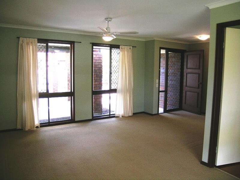 24 Parkroyal Crescent, Regents Park QLD 4118