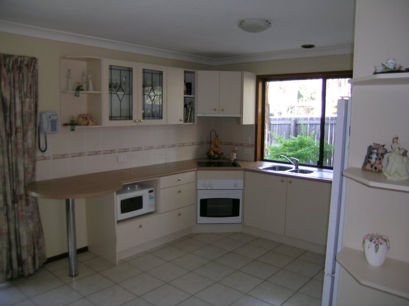 16 Renfrew Street, Hillcrest QLD 4118