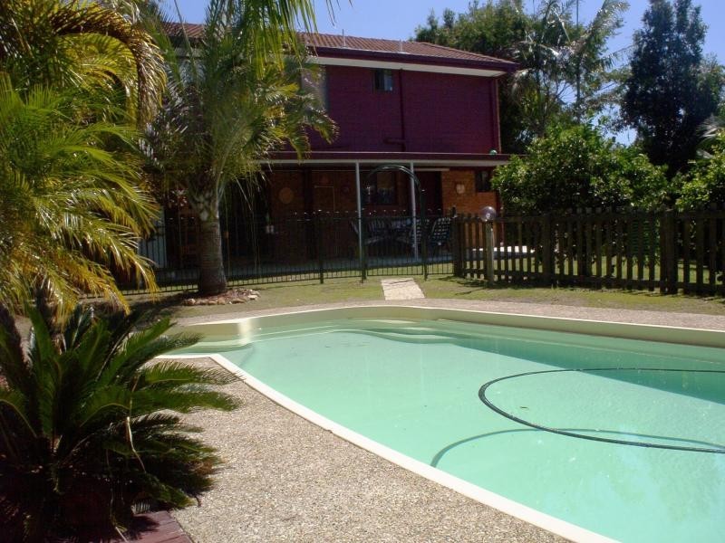 16 Renfrew Street, Hillcrest QLD 4118