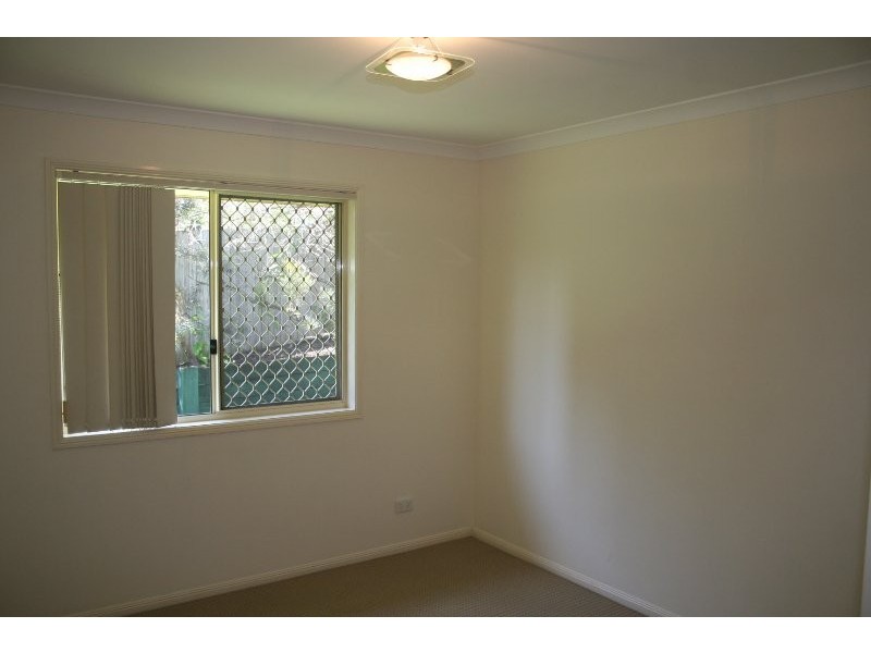 5 Regal Drive, Regents Park QLD 4118