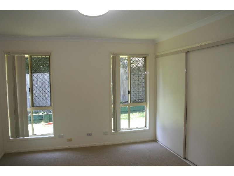 5 Regal Drive, Regents Park QLD 4118