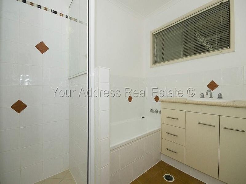 8 Rooney Street, Browns Plains QLD 4118
