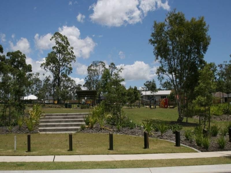 27 Sandalwood Street, Heathwood QLD 4110