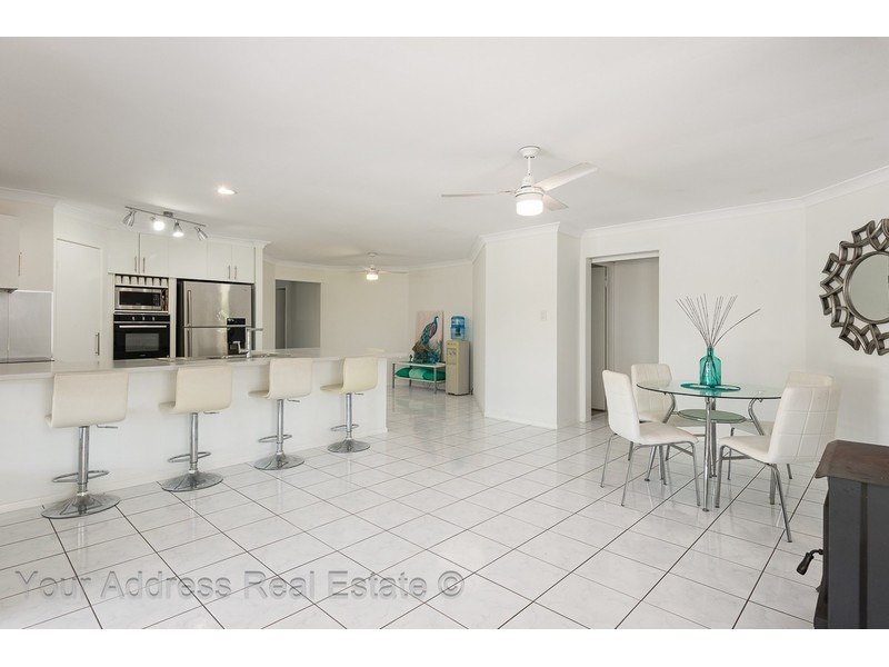 9 Auburn Court, Park Ridge South QLD 4125