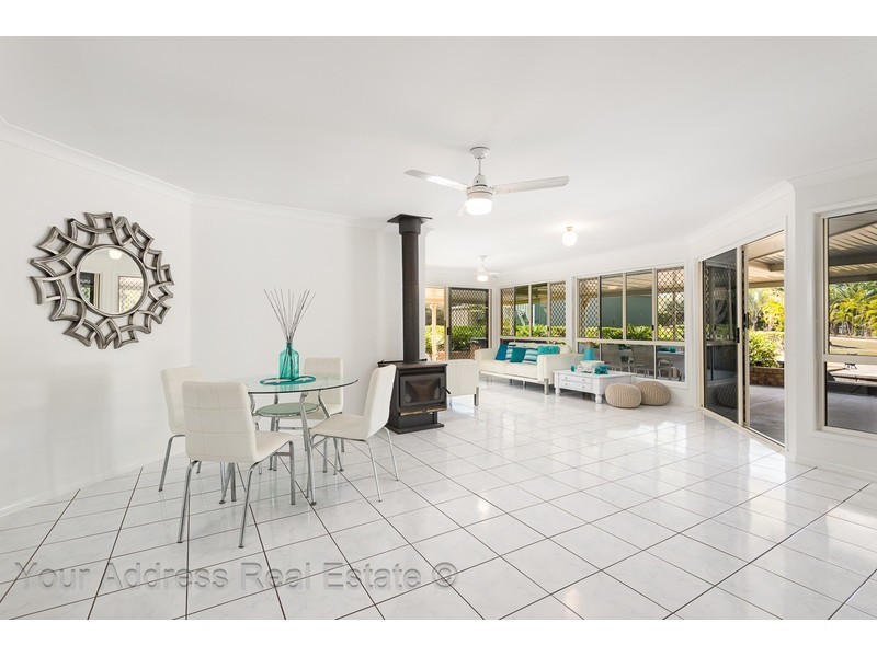 9 Auburn Court, Park Ridge South QLD 4125