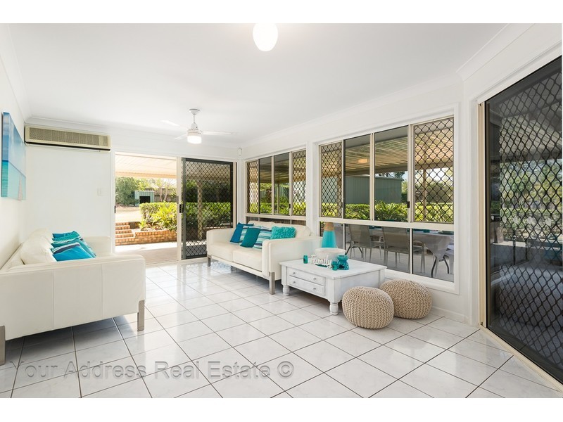 9 Auburn Court, Park Ridge South QLD 4125