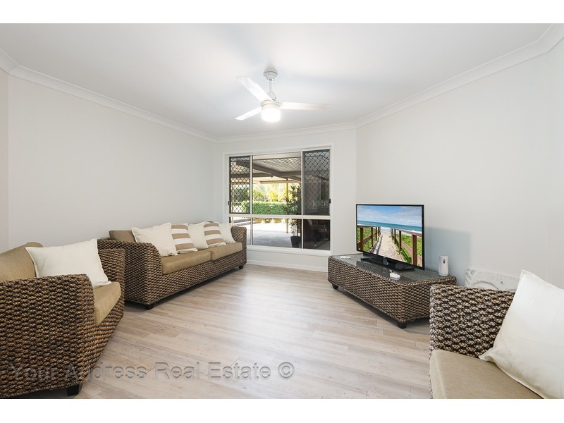 9 Auburn Court, Park Ridge South QLD 4125