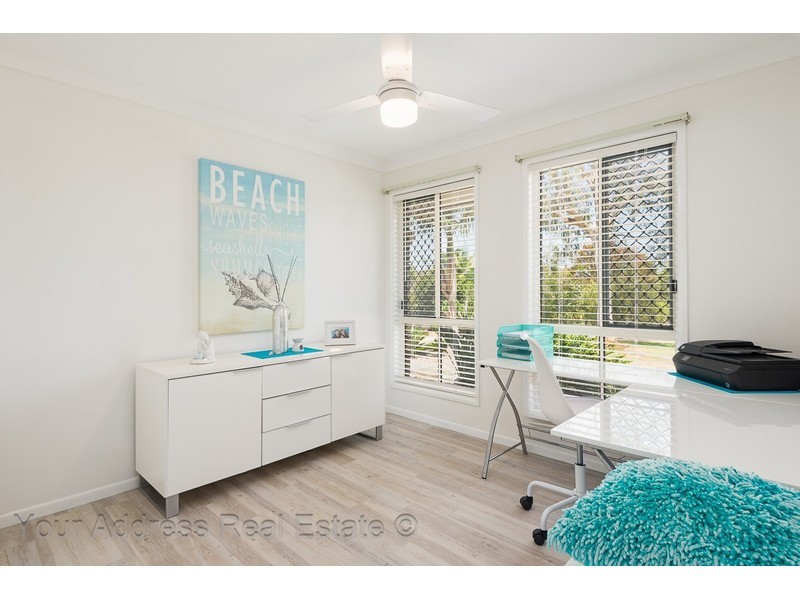 9 Auburn Court, Park Ridge South QLD 4125