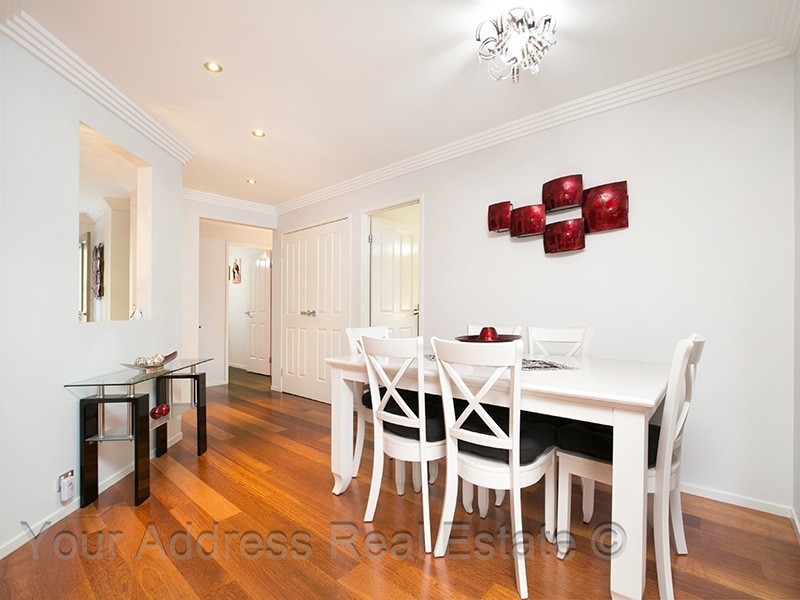 41 Regency Drive, Regents Park QLD 4118