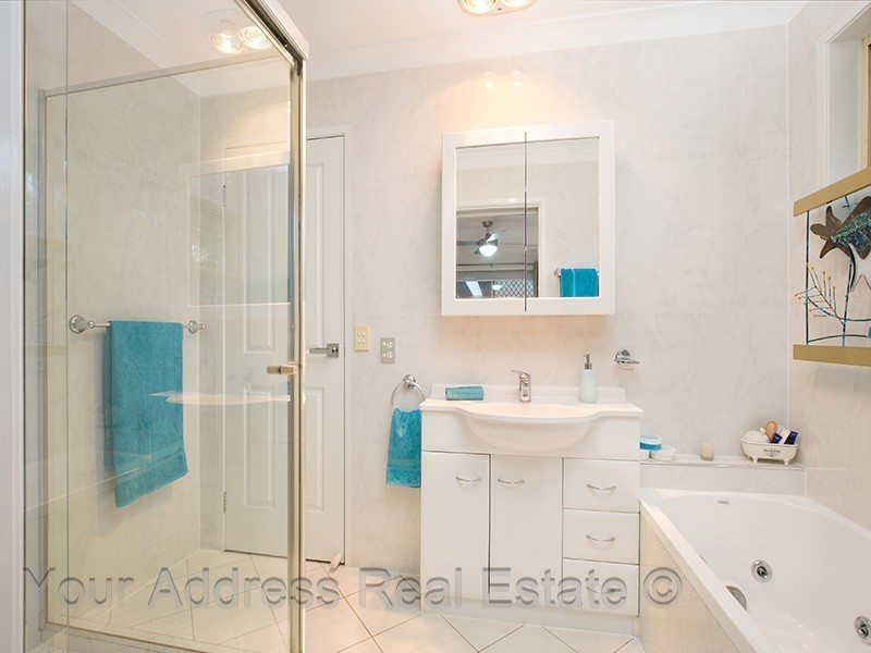 41 Regency Drive, Regents Park QLD 4118