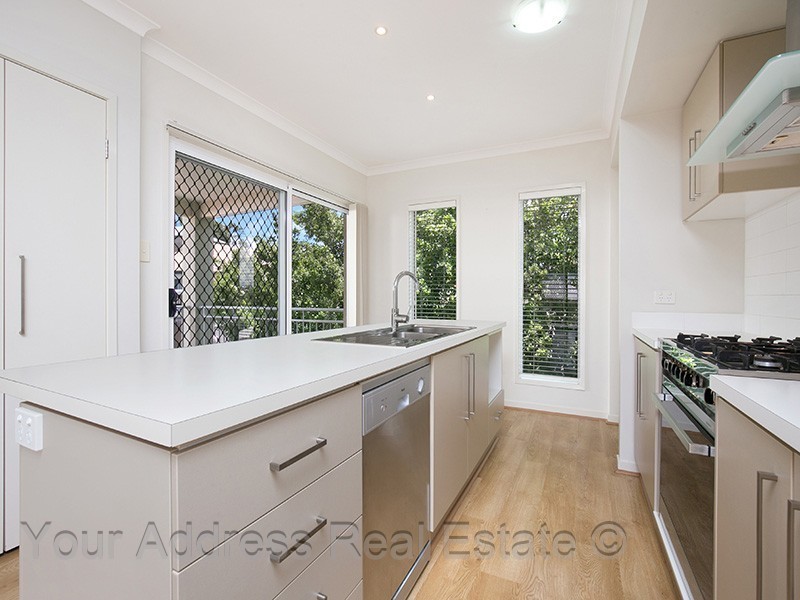 15 Riverside Crescent, Springfield Lakes QLD 4300