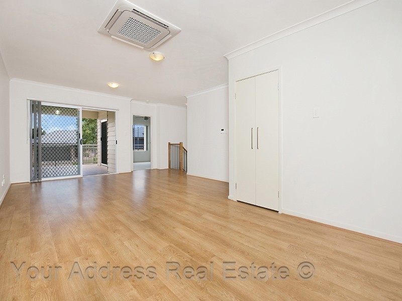 15 Riverside Crescent, Springfield Lakes QLD 4300