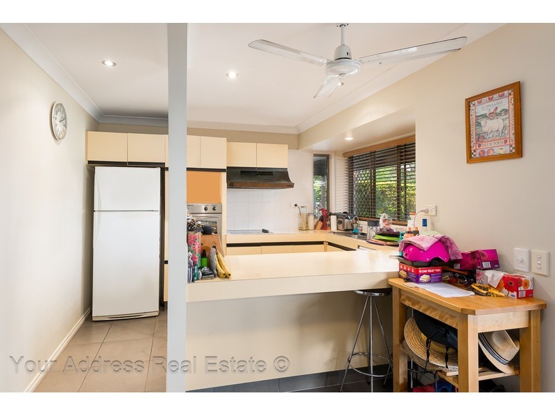 42 Bywater Street, Hillcrest QLD 4118