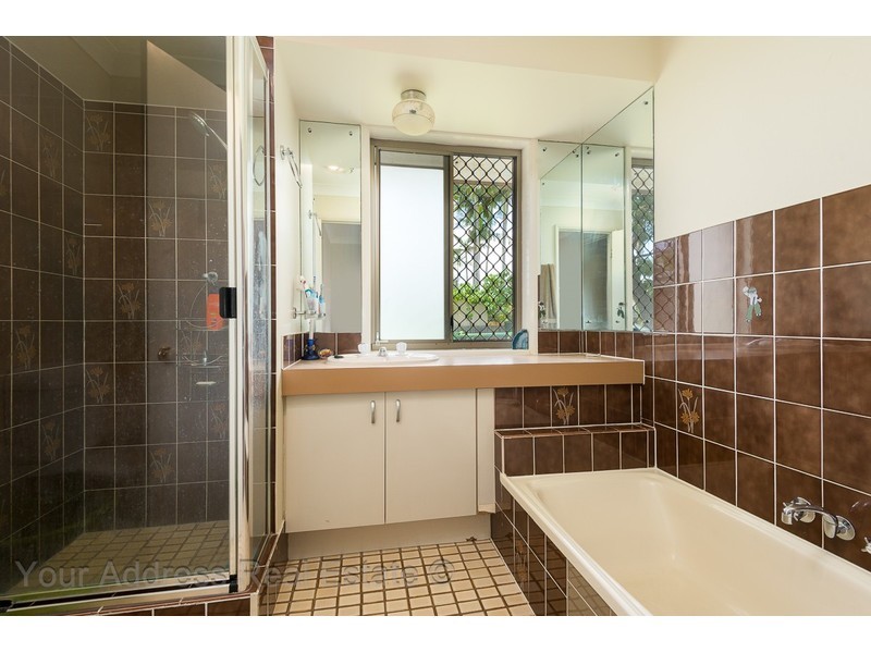 42 Bywater Street, Hillcrest QLD 4118