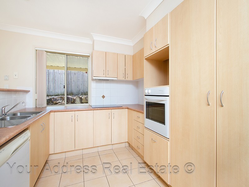 8 Samia Court, Regents Park QLD 4118