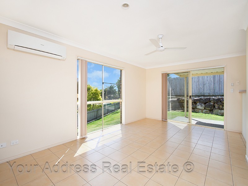 8 Samia Court, Regents Park QLD 4118