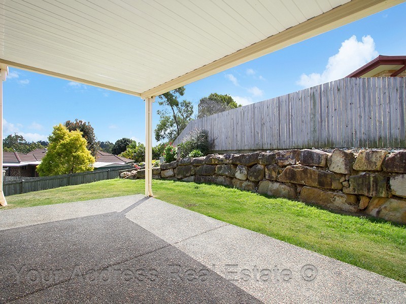 8 Samia Court, Regents Park QLD 4118